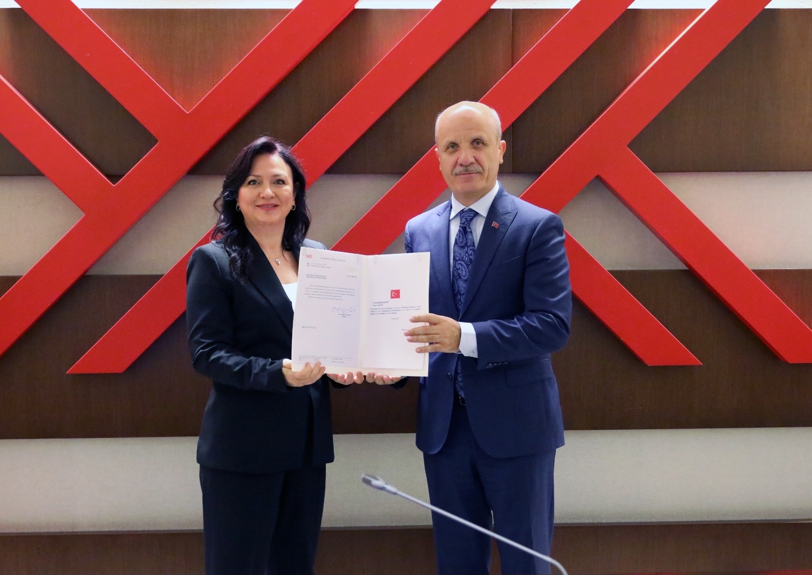 Rektörümüz Prof. Dr. Şebnem KAVAKLI, Rektörlük Mazbatasını Aldı