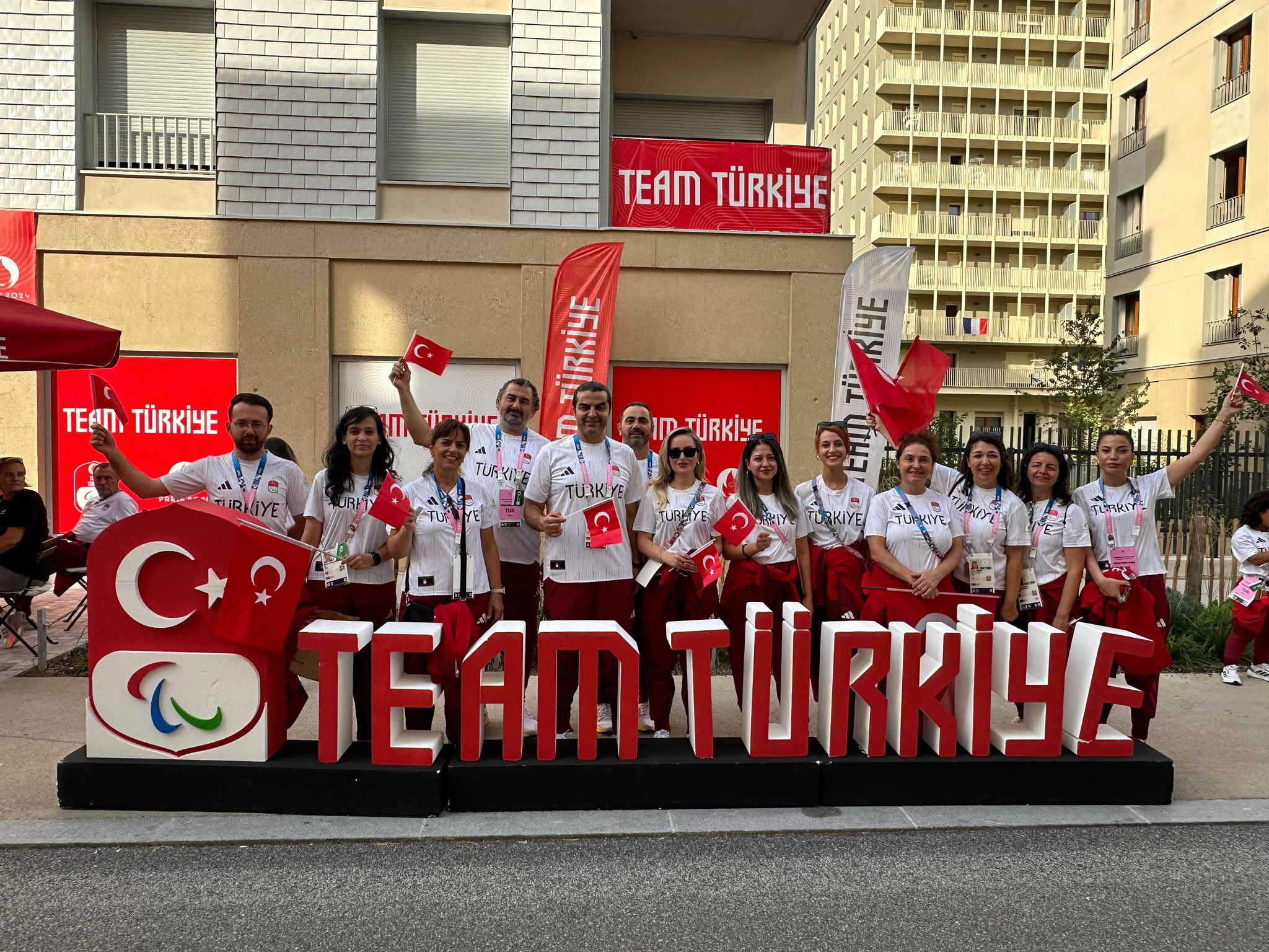 Paris 2024 Paralimpik Oyunlarda Milli Takımlarımıza Destek Oluyoruz