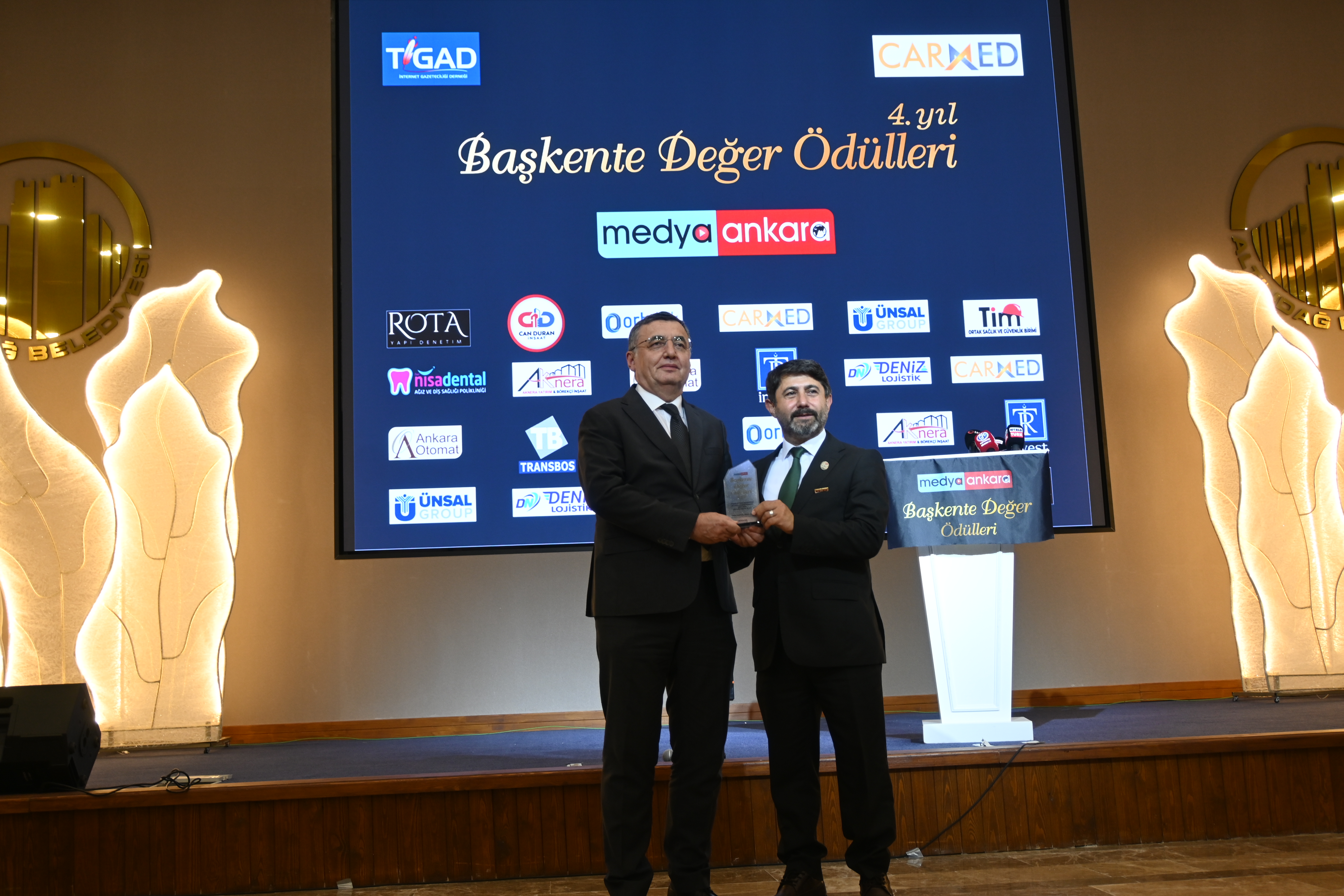 Vakıf ve Mütevelli Heyet Başkanımız “Başkente Değer Ödülü” Aldı
