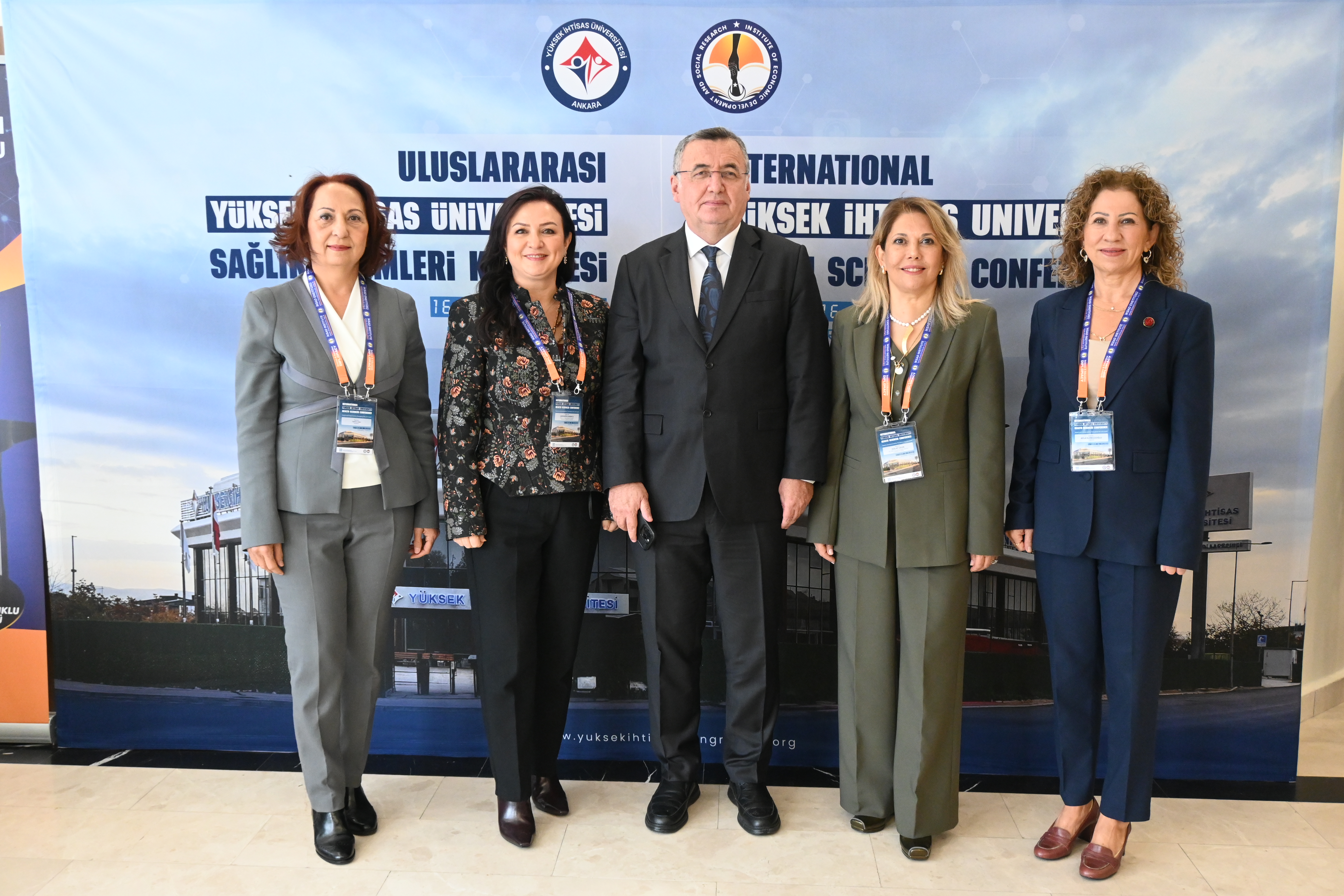 Üniversitemiz ev sahipliğinde düzenlenen Uluslararası Yüksek İhtisas Üniversitesi Sağlık Bilimleri Kongresi’nin ilk günü tamamlandı.